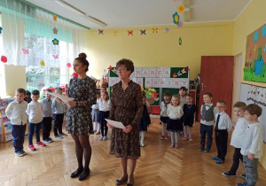 Ciocie z grupy Bratki witają wszystkich